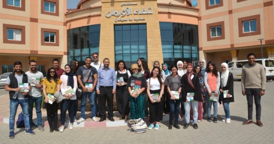 صور.. طلبة الهندسة بالجامعة الألمانية يتبرعون لدعم مرضى السرطان بالصعيد