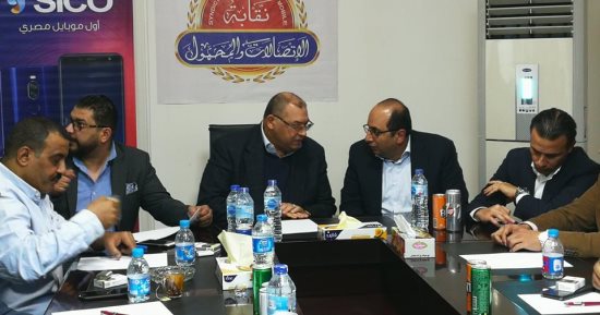 تجار المحمول يعلنون دعم الهاتف المصرى.. ويطالبون بفرض جمارك على المستورد