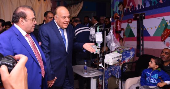 صور وفيديو.. عمرو سلامة فى دوار حسن راتب: 57357 هدفها القضاء على سرطانات المرض والفقر والجهل