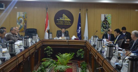 رئيس جامعة دمياط يعلن الموافقة على إنشاء كلية الحقوق والتمريض