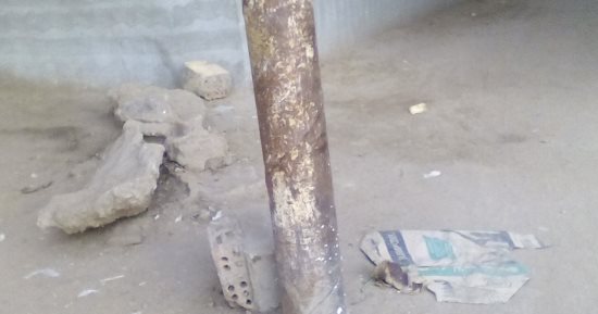 قارئ يشكو تهالك عمود إنارة يوشك على السقوط  فى المعصرة بحلوان