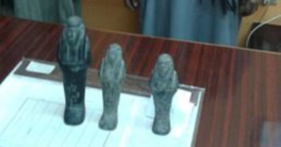 إحباط تهريب 3 قطع أثرية فى أسيوط عبر القطار