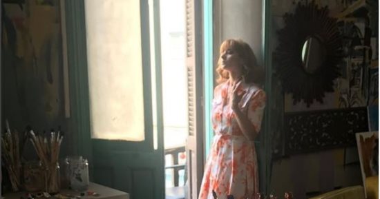 صور.. نيللى كريم فى كواليس تصوير مسلسل "اختفاء" بشكل مختلف