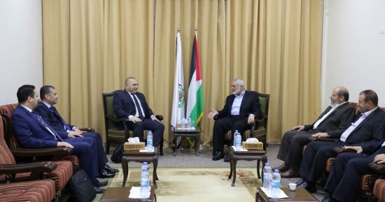 صور.. الوفد الأمنى المصرى يلتقى إسماعيل هنية بغزة لبحث المصالحة الفلسطينية