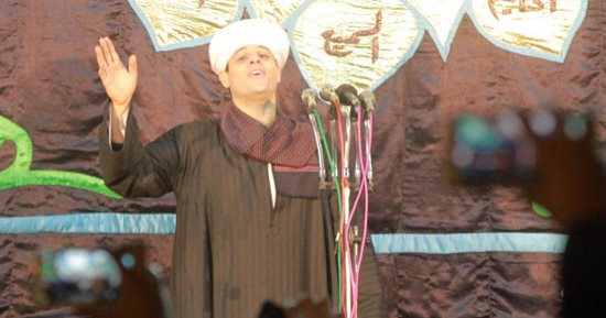 صور.. الشيخ محمود التهامى يبدأ وصلته بالليلة الختامية لمولد السيدة نفيسة