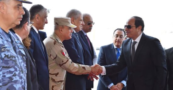 السيسي يفتتح مشروعات قومية من العلمين الجديدة: الإساءة للجيش والشرطة خيانة وملهاش علاقة بالحرية
