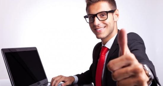 الفلك لمواليد 2 مارس: تقدس العمل وتساعد الجميع