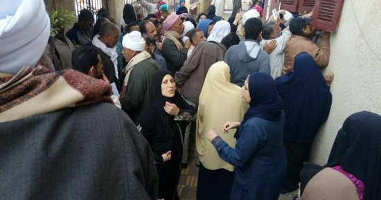 إجراء الكشف الطبى على 1129 حالة فى قافلة طبية بالحامول 