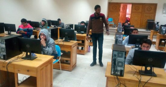 صور.. إجراء اختبارات لـ985 طالبا وطالبة من المتفوقين بمدارس كفر الشيخ