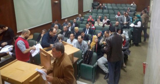 اتحاد الكتاب يغلق باب التصويت فى الانتخابات ويبدأ الفرز 