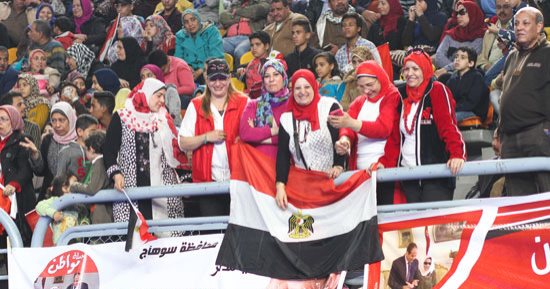 صور.. آلاف المواطنين والسياسيين ونواب ورجال أعمال فى مؤتمر دعم السيسى باستاد القاهرة