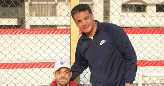 صور.. لاعبو الزمالك والجهاز الفنى يستقبلون مشجعًا من ذوى الاحتياجات