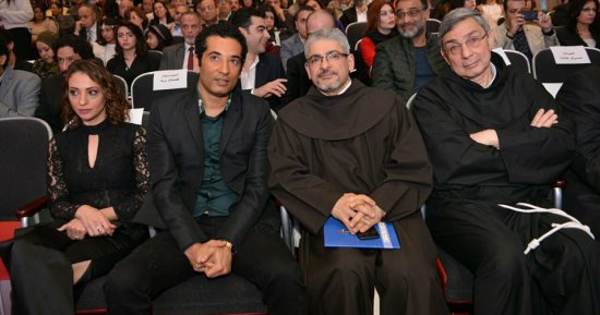صور.. وصول عمرو سعد ولبلبة وسمير سيف إلى ختام مهرجان المركز الكاثوليكى