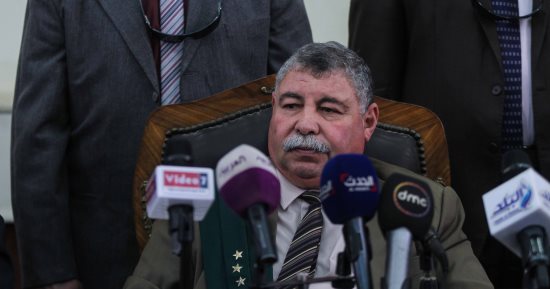 قاضى "فض رابعة" للدفاع: "باقى مرافعة 50 متهم وهحجز القضية للحكم"