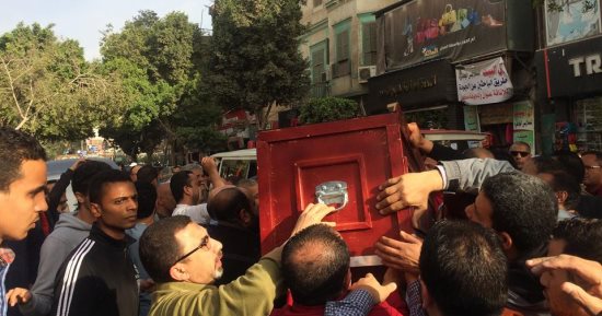 صور.. تشييع جثمان "إينو" نجم المصرى السابق من مسجد السادات بحلوان
