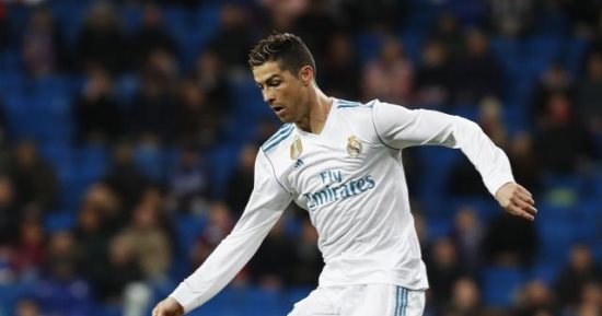 كريستيانو رونالدو يسجل أول أهداف ريال مدريد أمام إيبار.. فيديو