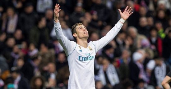 ريال مدريد يوافق على تجديد عقد رونالدو بـ35 مليون يورو بسبب نيمار