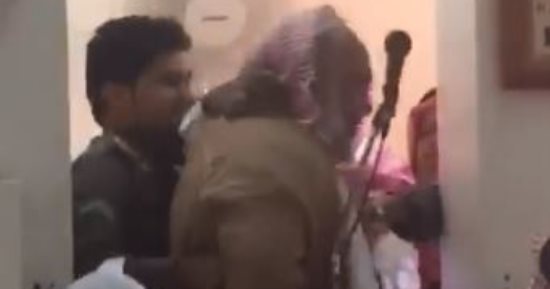 فيديو.. شرطة المدينة المنورة: "فيديو المنبر" لمواطن يعانى من أمراض نفسية