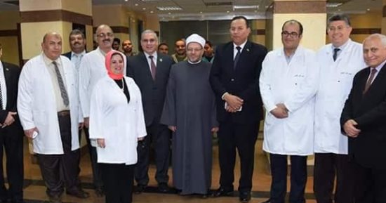 رئيس جامعة المنوفية ومفتي الجمهورية يتفقدان معهد الكبد القومي بالجامعة