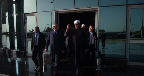 شومان والمحرصاوى يصلان أسيوط للمشاركة فى مؤتمر "جلال الدين السيوطى"