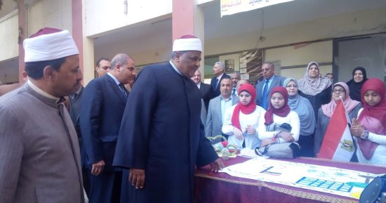 صور.. وكيل الأزهر يتفقد معهد فتيات أسيوط لمتابعة سير العملية التعليمية