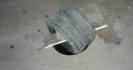 قارئ يشكو سرقة أغطية بالوعات الصرف بمنطقة الكتان فى محافظة الإسكندرية