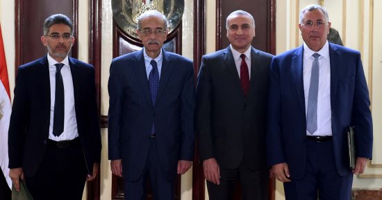صور.. الحكومة: شهادة "أمان" هدفها التأمين على العمالة المؤقتة والموسمية