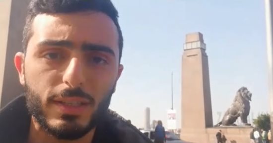 مذيع لبنانى يروج للسياحة المصرية بالكشف عن أسرار انتحار مصمم أسود قصر النيل