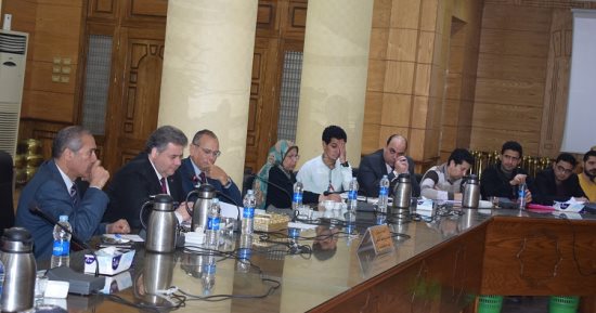 رئيس جامعة بنها: نسعى لجودة العملية الإدارية وتطوير الأداء