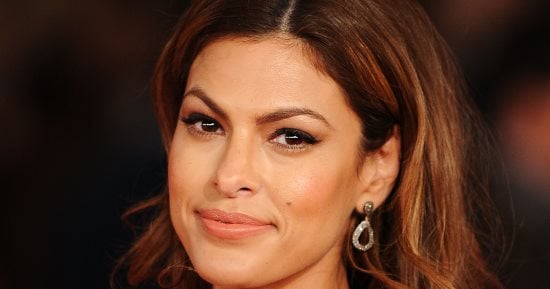 Eva Mendes تحتفل بعيد ميلادها الـ 44