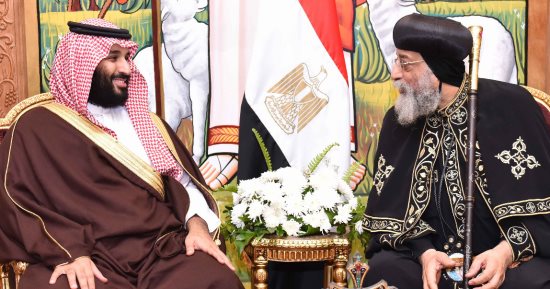 زيارة تاريخية.. ولى العهد السعودى فى الكاتدرائية المرقسية