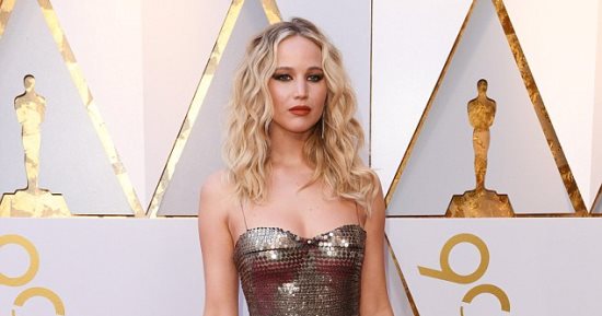 oscar 2018 .. خمسة أخطاء لـ جينيفر لورانس فى الدورة 90