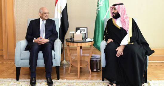 ولى عهد السعودية يستقبل رئيس البرلمان بمقر إقامته فى القاهرة.. صور