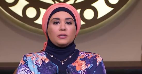 نادية عمارة بـ ON E: يجوز تكرار قراءة آيات قرآنية أكثر من مرة أثناء الصلاة