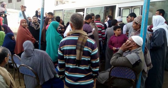إجراء الكشف الطبى على 2327 حالة بحملة فيروس سى بالحامول