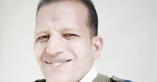 أمين شرطة ينقذ سيدة من أسفل عجلات القطار بسوهاج والمحافظ يشيد به