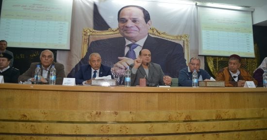صور.. محافظ مطروح يجتمع بقيادات القبائل والتنفيذيين والأمنيين استعدادا للانتخابات الرئاسية