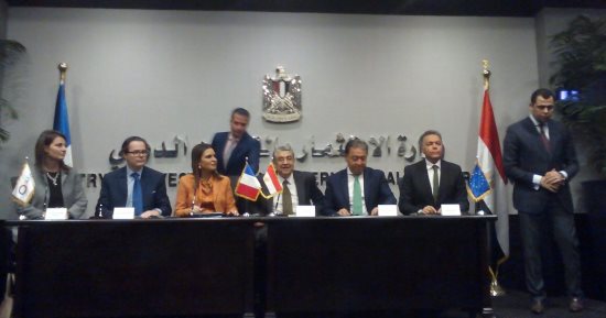 وزير النقل يشهد توقيع اتفاقية لتمويل دراسات مشروع تطوير ترام الرمل بالإسكندرية
