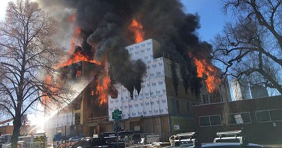 نشوب حريق هائل فى مبنى بولاية فلوريدا الأمريكية.. فيديو