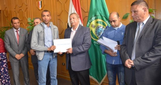 محافظ الإسماعيلية يسلم 33 وحدة ضمن مشروع إسكان الشباب بمدينة التل الكبير