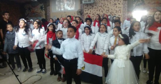 صور.. أطفال الحامول بكفر الشيخ يلهبون الحماس بمؤتمر دعم السيسى