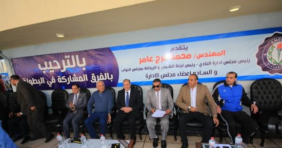 توزيع الجوائز على أبطال سباحة "الزعانف'' بحضور المحافظ وفرج عامر.. صور
