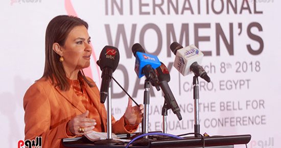 سحر نصر فى احتفال البورصة باليوم العالمى للمرأة: كل سنة وكل أم مصرية طيبة