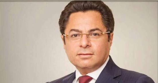 خالد أبو بكر عن طابور المصريين أمام سفارتهم بالكويت: أكثر من سكان قطر