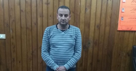 القبض على موظف أثناء بيعه هاتف محمول عقب سرقته فى الأزبكية