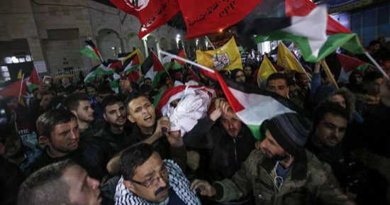 صور.. شهيد وعشرات المصابين الفلسطينيين فى المواجهات مع الاحتلال الإسرائيلى
