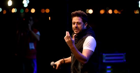 مناوشات بين متسابقتين مصرية وسودانية فى The voice تنتهى باختيار حماقى لرنا