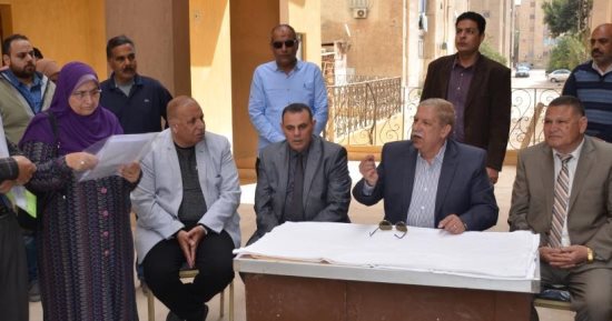 فيديو وصور.. محافظ الإسماعيلية يسلم الدفعة الثانية لعقود منتفعى إسكان الكوكاكولا