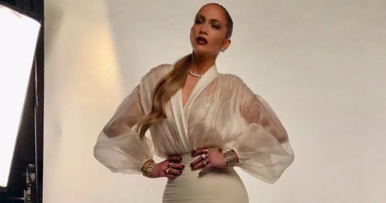 جينيفر لوبيز بإطلالة ready to wear من مجموعة السعودى محمد اشى 