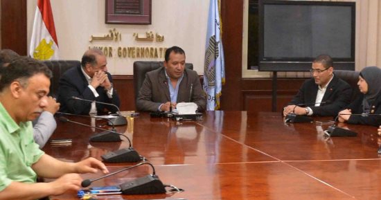 صور.. محافظ الأقصر يستقبل وفدا من لجنة التضامن بمجلس النواب